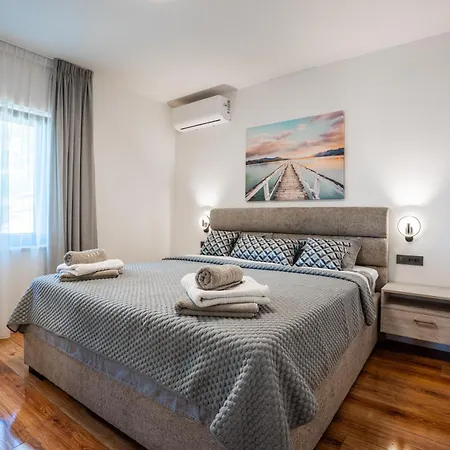 Vila Bonaca - Entire Private Beachfront *