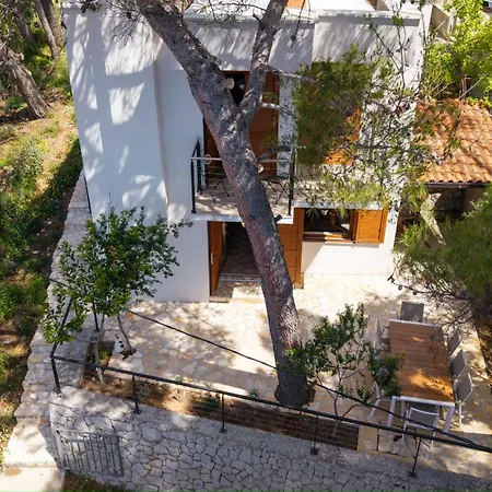 Bonaca - Entire Private Beachfront Marusici (Split-Dalmatia)