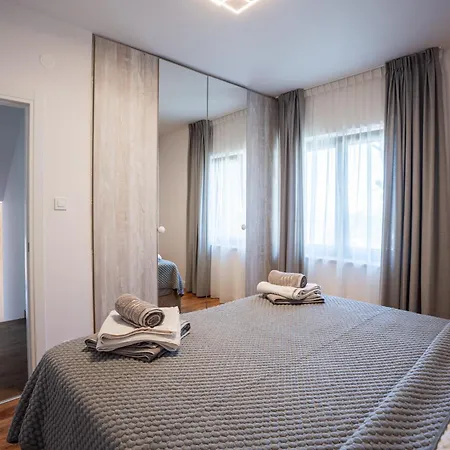 Bonaca - Entire Private Beachfront
