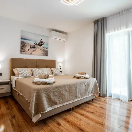 Bonaca - Entire Private Beachfront