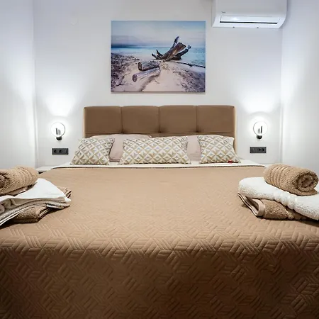 Bonaca - Entire Private Beachfront Villa *
