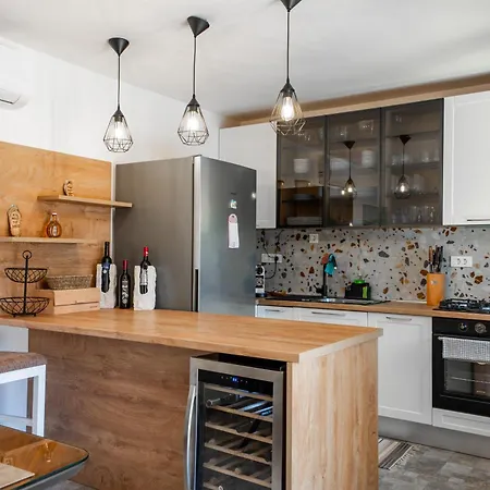 Bonaca - Entire Private Beachfront Villa Marusici (Split-Dalmatia)