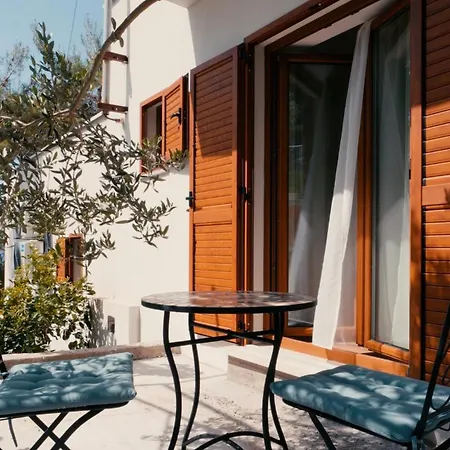 Vila Bonaca - Entire Private Beachfront Marusici (Split-Dalmatia)