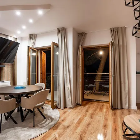 Bonaca - Entire Private Beachfront Vila